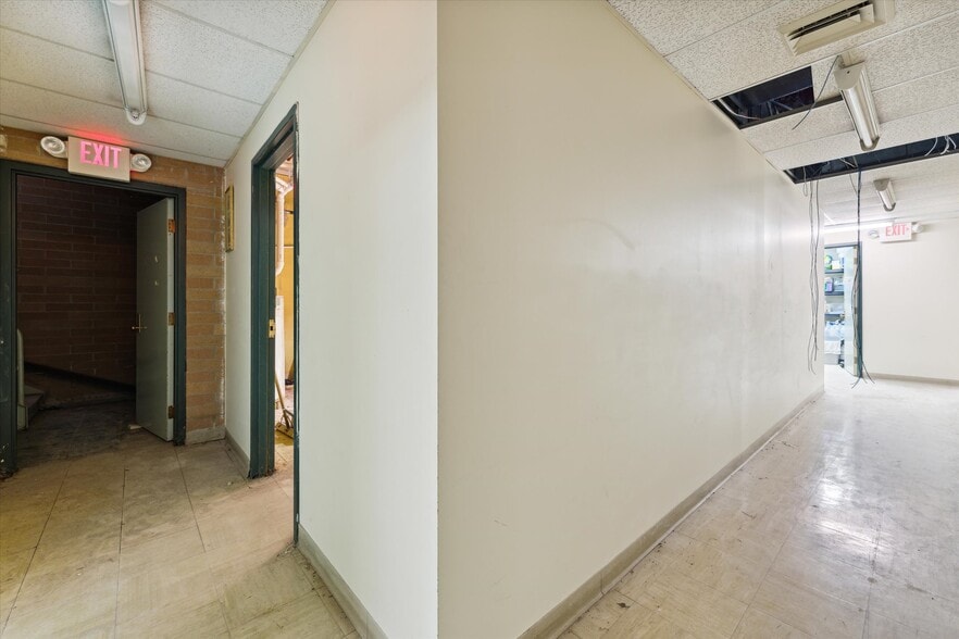 More Photos Of 3333 Brecksville Rd, Richfield Office For Sale