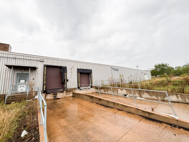 More Photos Of 1475 S Sam Houston Blvd, Houston Warehouse For Sale