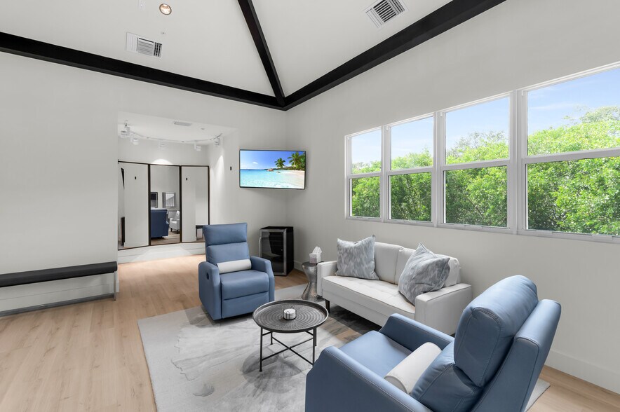 More Photos Of 6901 Hendry Creek Dr, Fort Myers Specialty For Sale