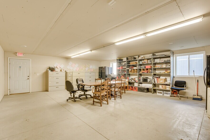 More Photos Of 1072 S Victory Dr, Mankato Warehouse For Sale