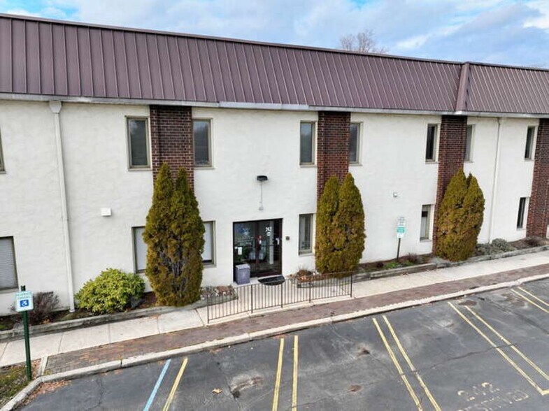 More Photos Of 236-246 N Main St, New City Medical For Lease