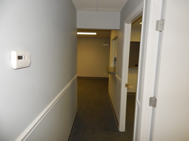 More Photos Of 4260 Westbrook Dr, Aurora Loft Creative Space For Lease