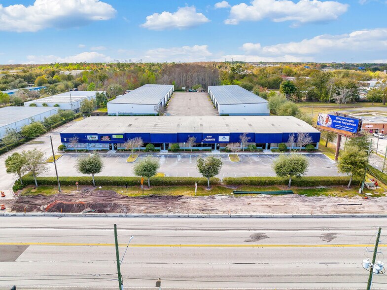 Primary Photo Of 1468 N Goldenrod Rd, Orlando Showroom For Lease