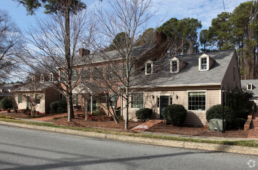 More Photos Of 1829 E Franklin St, Chapel Hill Office For Lease
