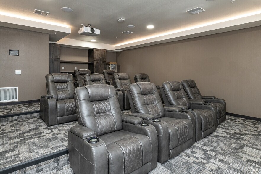 More Photos Of 28 7th St NE, Rochester Apartments For Sale