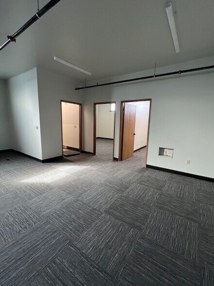 More Photos Of 520 W Dalton Ave, Coeur d'Alene Distribution For Lease