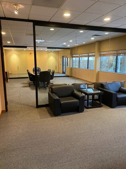 More Photos Of 100 Maple Park Blvd, Saint Clair Shores Office For Lease