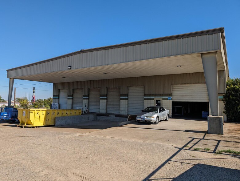 More Photos Of 120 S Tx-340-loop, Waco Service For Lease