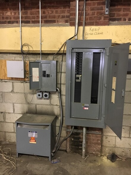 More Photos Of 501 Division St, Boonton Warehouse For Lease