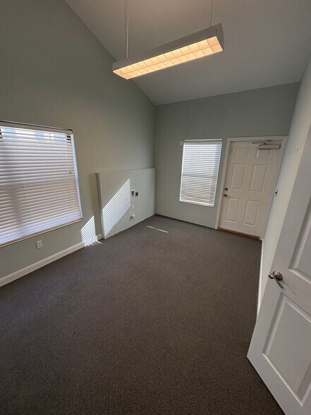 More Photos Of 9066 Cypress Green Dr, Jacksonville Medical For Lease