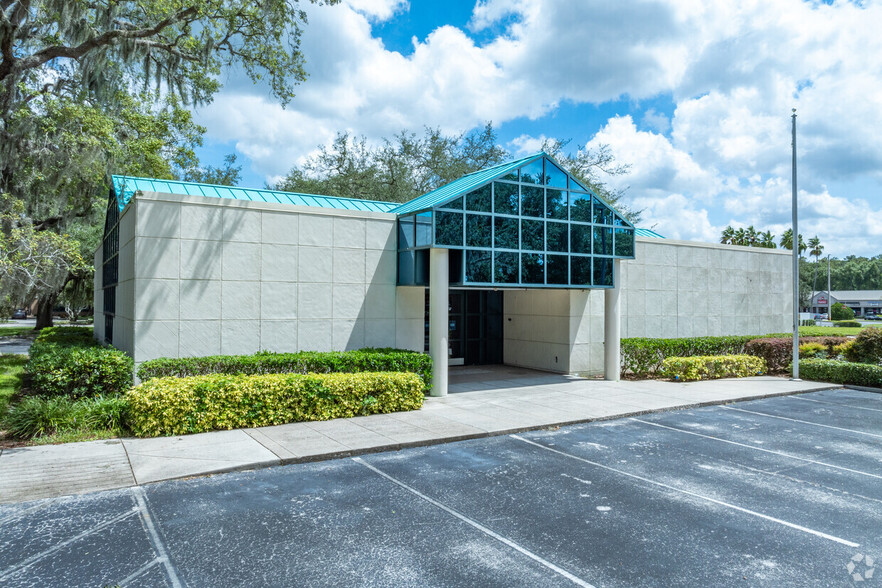 Primary Photo Of 15302 Amberly Dr, Tampa Bank For Lease