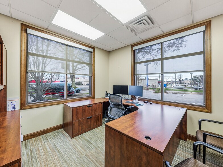 More Photos Of 101 Jack St, Hendersonville Bank For Sale