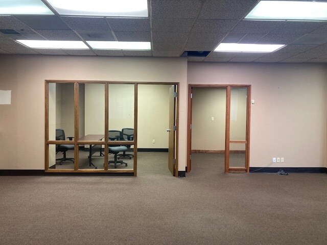 More Photos Of 221 W Lexington Ave, Independence Office For Sale