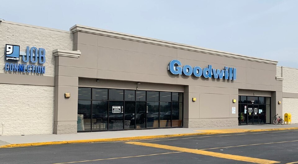 More Photos Of 1670 Springdale Dr, Camden General Retail For Lease