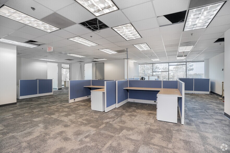 More Photos Of 3675 Crestwood Pkwy NW, Duluth Office Residential For Lease