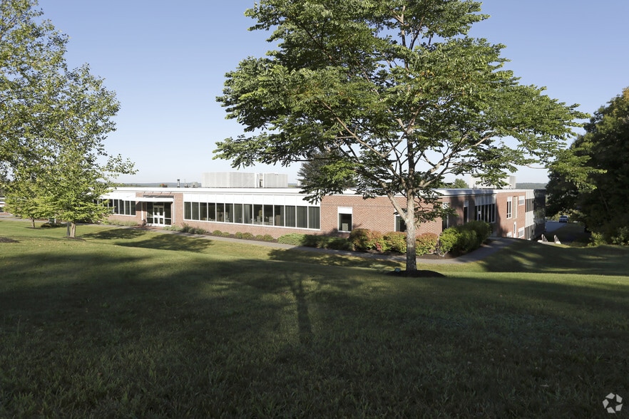 More Photos Of 60 Pineland Dr, New Gloucester Unknown For Lease