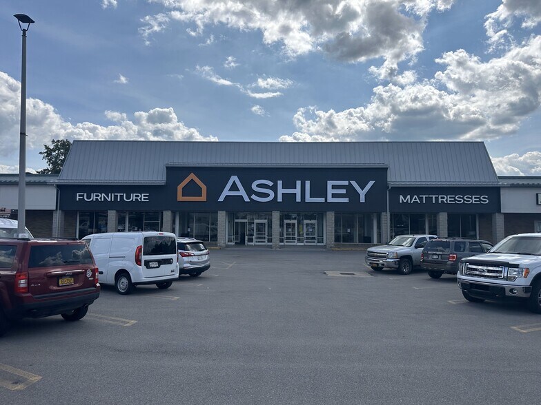 More Photos Of 4152 W Main Street Rd, Batavia Unknown For Lease