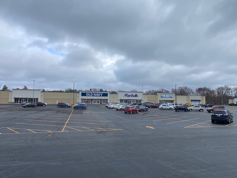 More Photos Of 2901 E Lincoln Way, Sterling Unknown For Lease