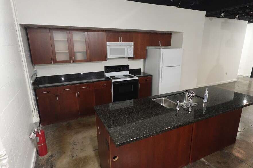 More Photos Of 110 S 12th St, Tampa Office For Lease