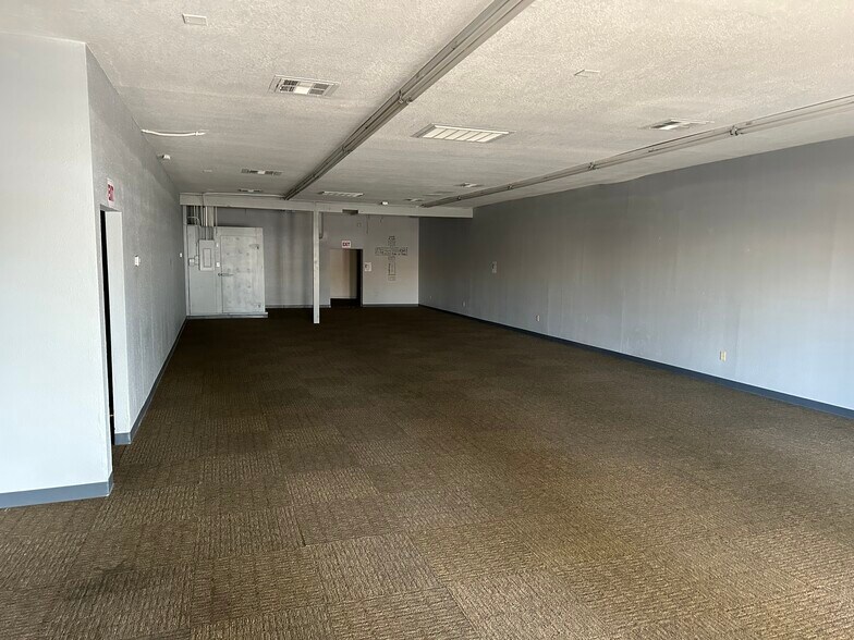 More Photos Of 9165 W Van Buren St, Tolleson General Retail For Lease