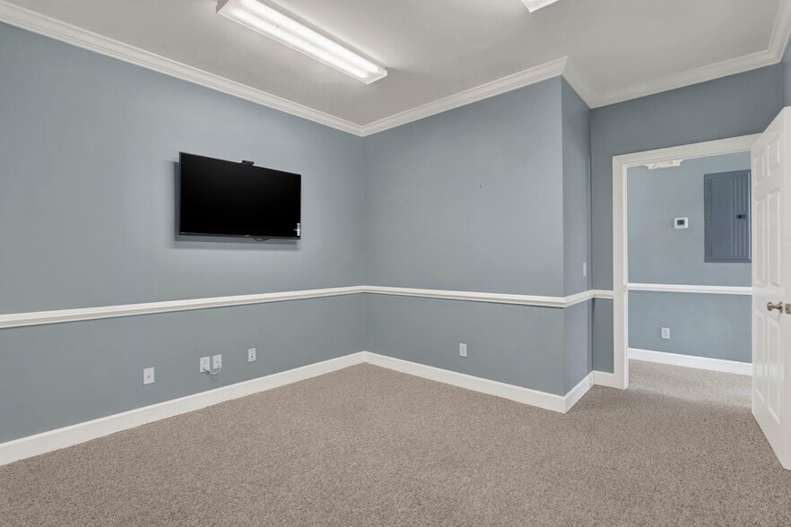 More Photos Of 9100 White Bluff Rd, Savannah Office For Sale