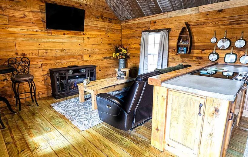 More Photos Of County Road 222, Eureka Springs Hotel For Sale
