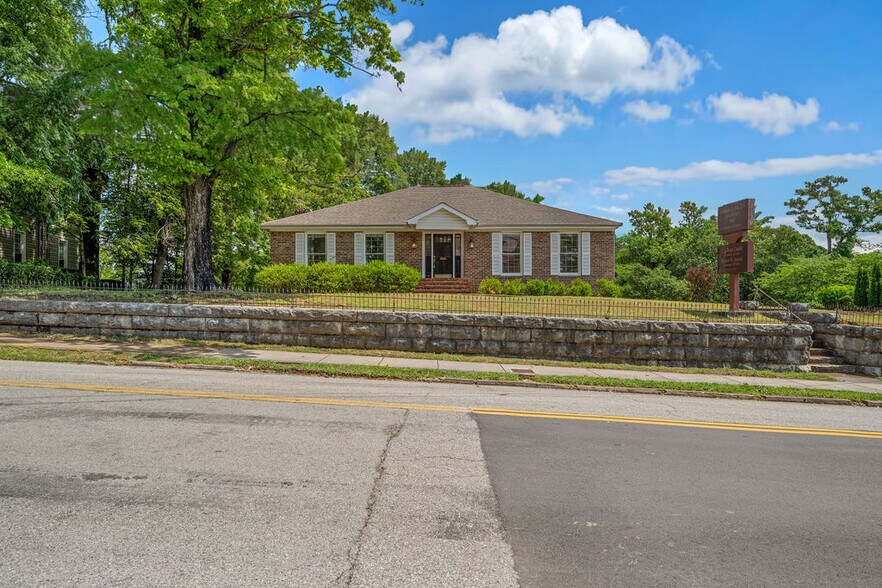 More Photos Of 300 Forest Ave, Chattanooga Office For Sale