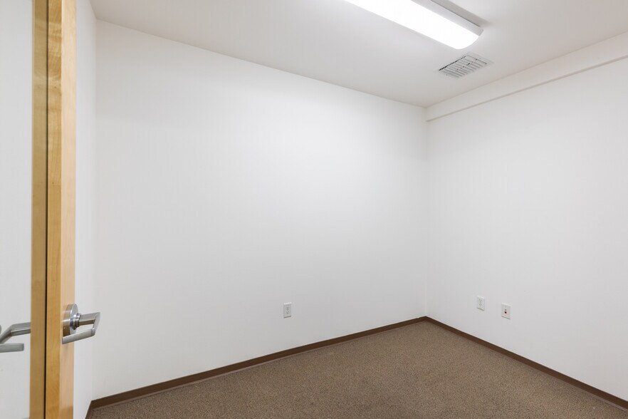 More Photos Of 6050 Commerce Blvd, Rohnert Park Office For Sale