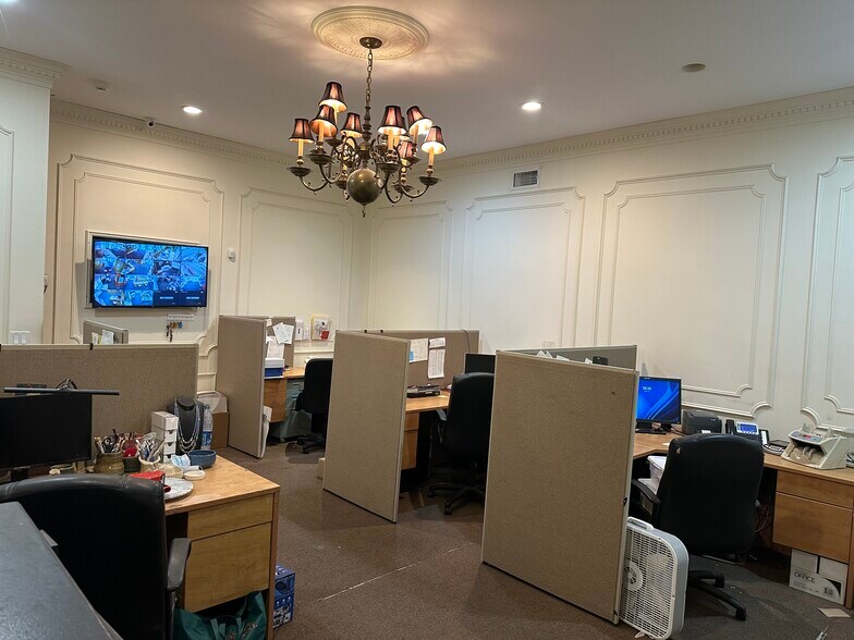 More Photos Of 733 Anderson Ave, Cliffside Park Storefront Retail Residential For Lease