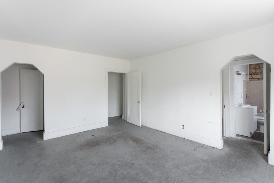 More Photos Of 3017-3029 W Buena Vista St, Detroit Apartments For Sale