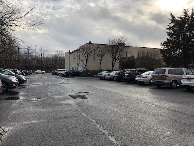 More Photos Of 241 Molnar Dr, Elmwood Park Medical For Lease