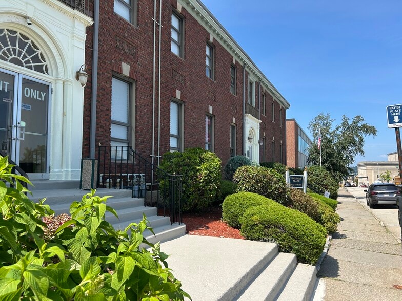 More Photos Of 35 Harvard St, Worcester Office For Lease