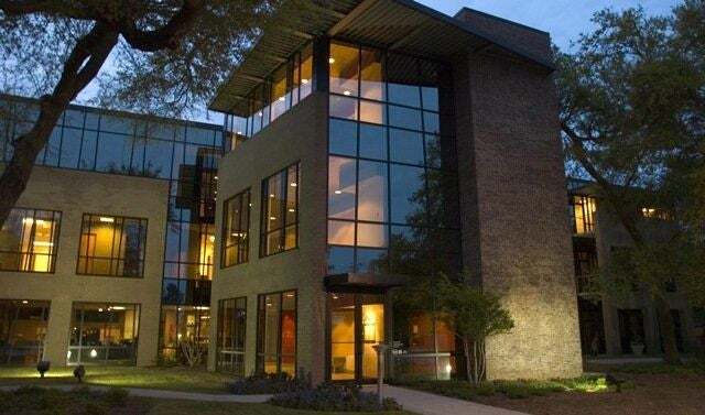 More Photos Of 710 Johnnie Dodds Blvd, Mount Pleasant Medical For Lease