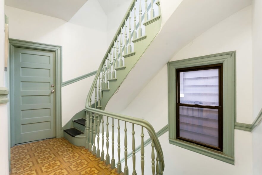 More Photos Of 14 48th St, Weehawken Apartments For Sale