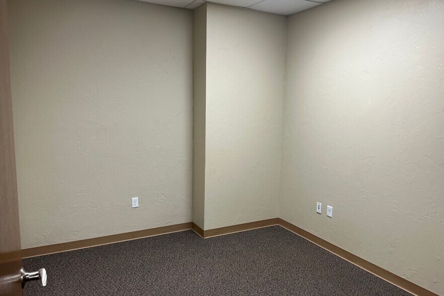 More Photos Of 2820 Global Pky, Midwest City Industrial For Sale