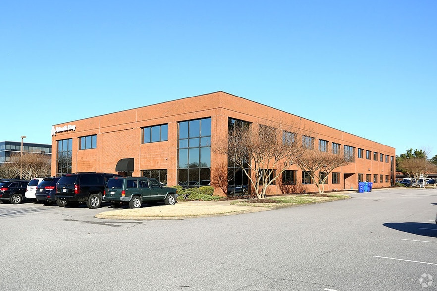More Photos Of 596 Lynnhaven Pky, Virginia Beach Office For Lease