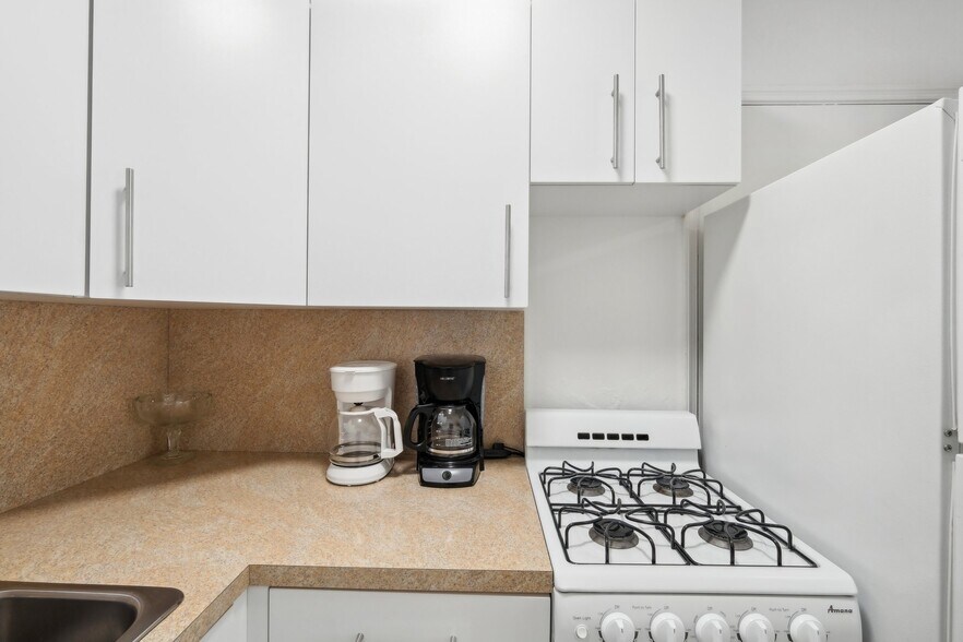 More Photos Of 1201 S Federal Hwy, Hollywood Hotel For Sale