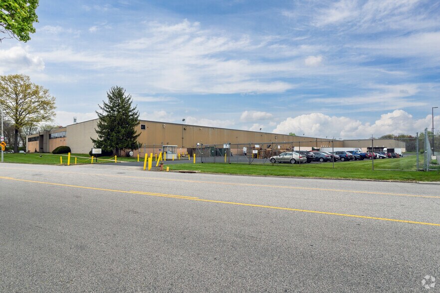 More Photos Of 9901 Blue Grass Rd, Philadelphia Warehouse For Lease