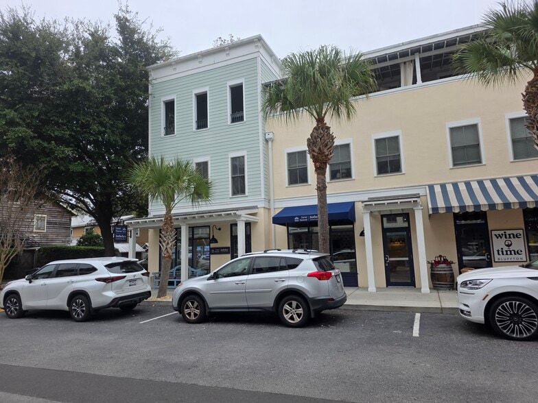 More Photos Of 6 Promenade St, Bluffton Storefront Retail Residential For Sale
