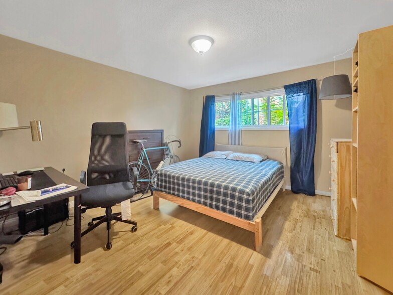 More Photos Of 7736 Sugar Dr, Huntington Beach Apartments For Sale