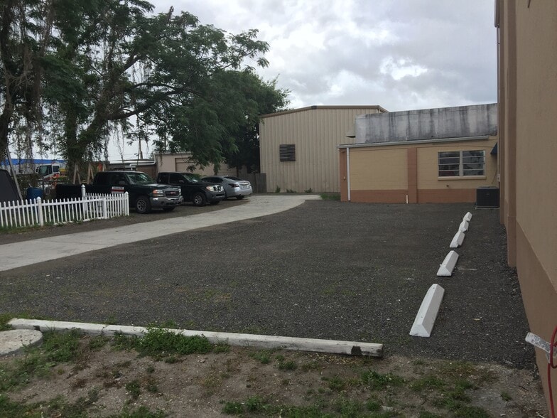 Primary Photo Of 2520 Hansrob Rd, Orlando Light Manufacturing For Lease