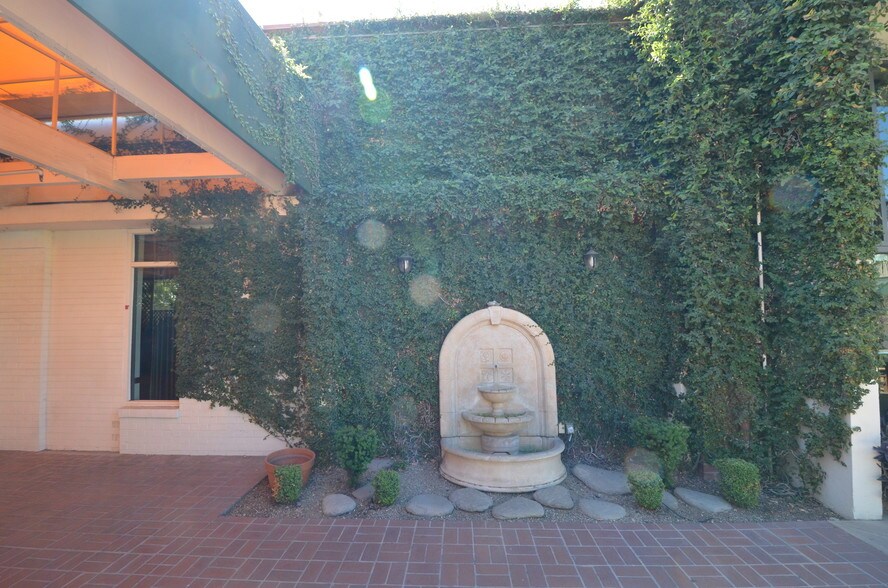 More Photos Of 560 W 18th St, Merced Storefront Retail Office For Lease