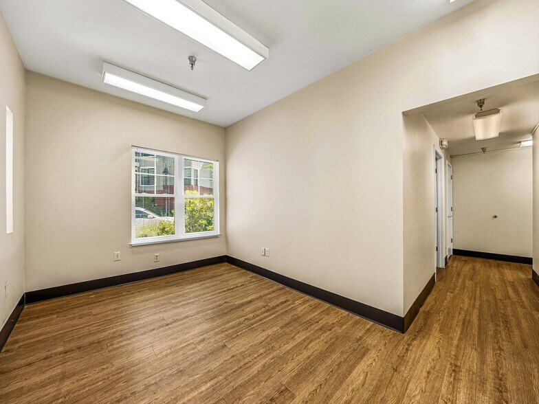 More Photos Of 64 Clingman Ave, Asheville Office For Sale