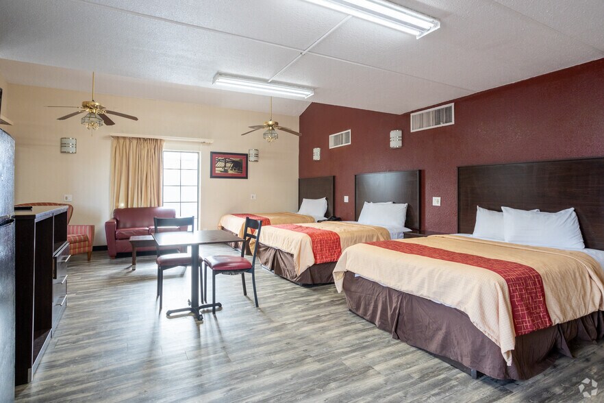 More Photos Of 9902 Gulf Freeway, Houston Hotel For Sale