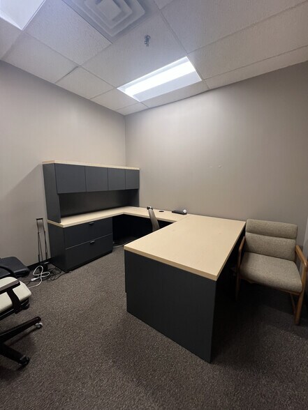 More Photos Of 4301 Hwy 7 W, Saint Louis Park Distribution For Lease