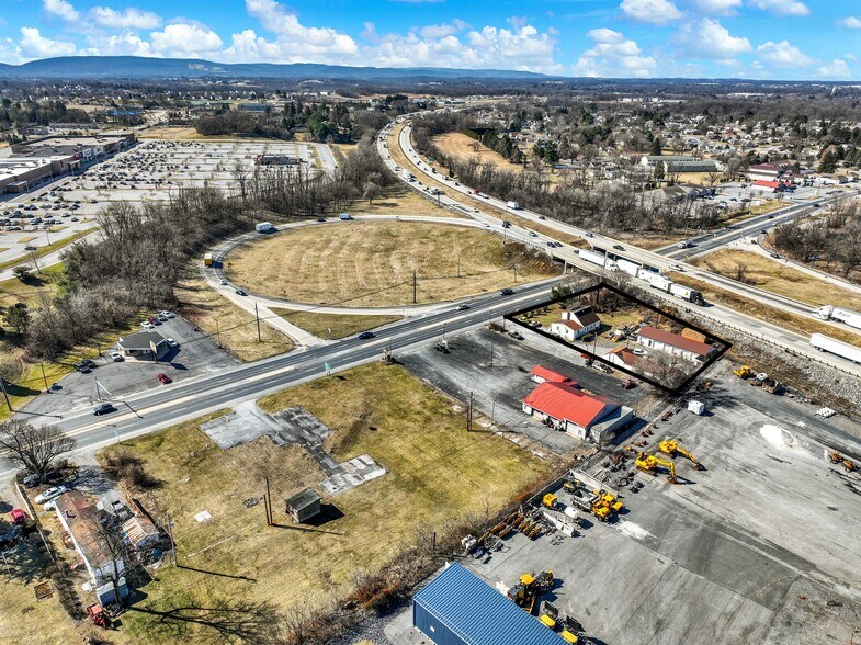 More Photos Of 1836 W Trindle Rd, Carlisle Storefront For Sale