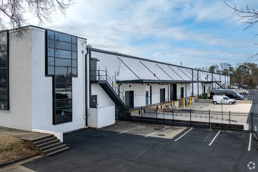 More Photos Of 3412 Monroe Rd, Charlotte Distribution For Lease