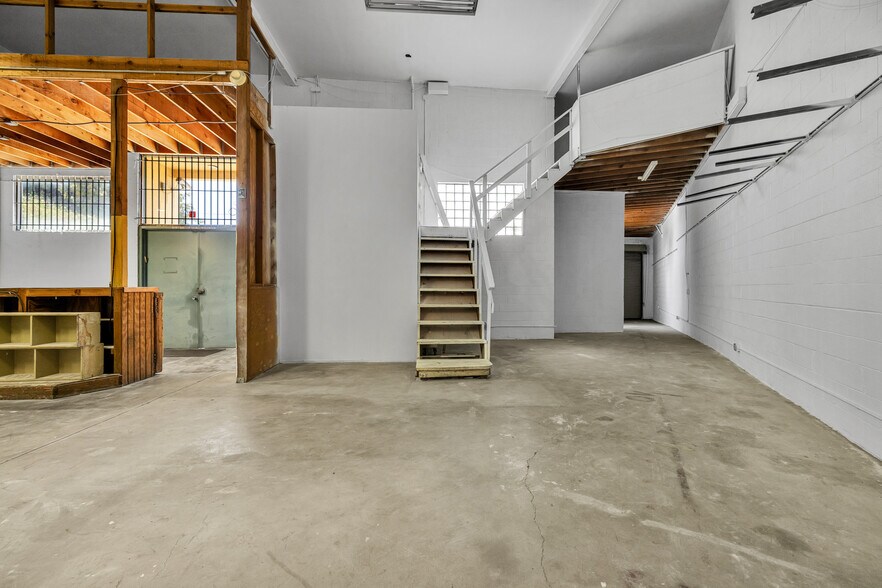 More Photos Of 4931 Venice Blvd, Los Angeles Storefront For Lease