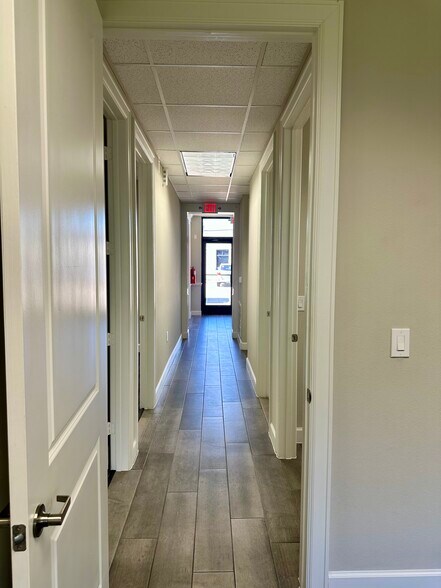 More Photos Of 633 E Fernhurst Dr, Katy Medical For Lease