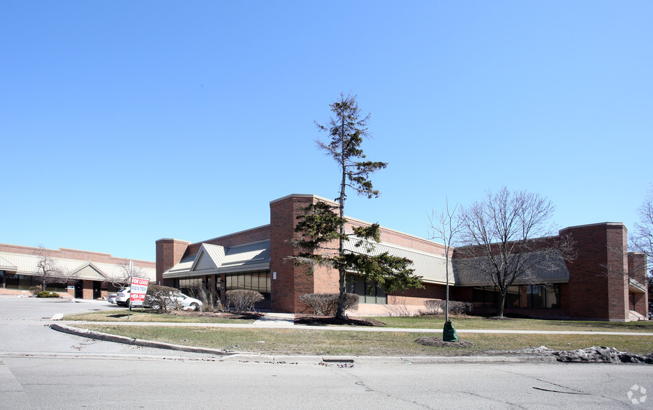 More Photos Of 90 Claireport Cres, Toronto Warehouse For Lease